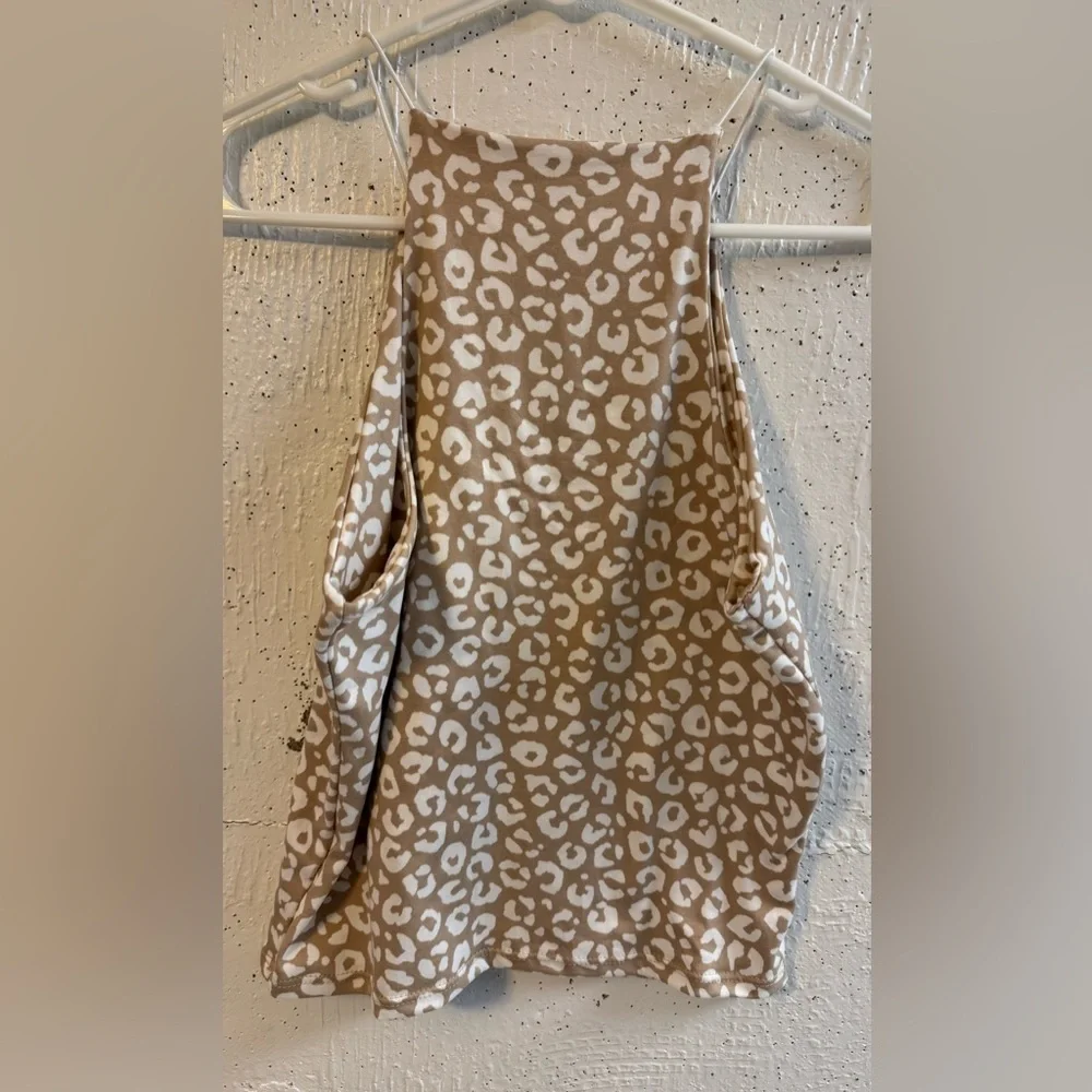 Gaze Boxy Tan Cream Tank Top - Picture 2 of 2